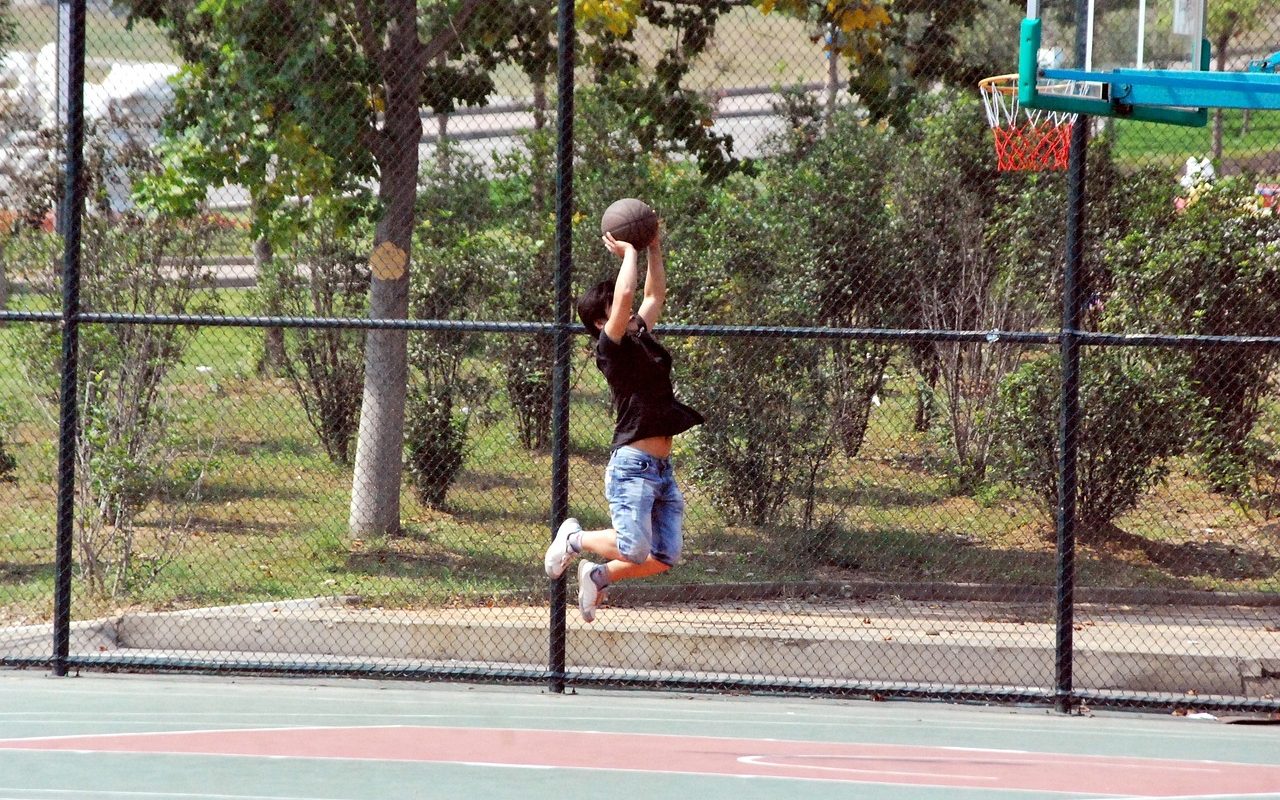 basketball-19105_1280