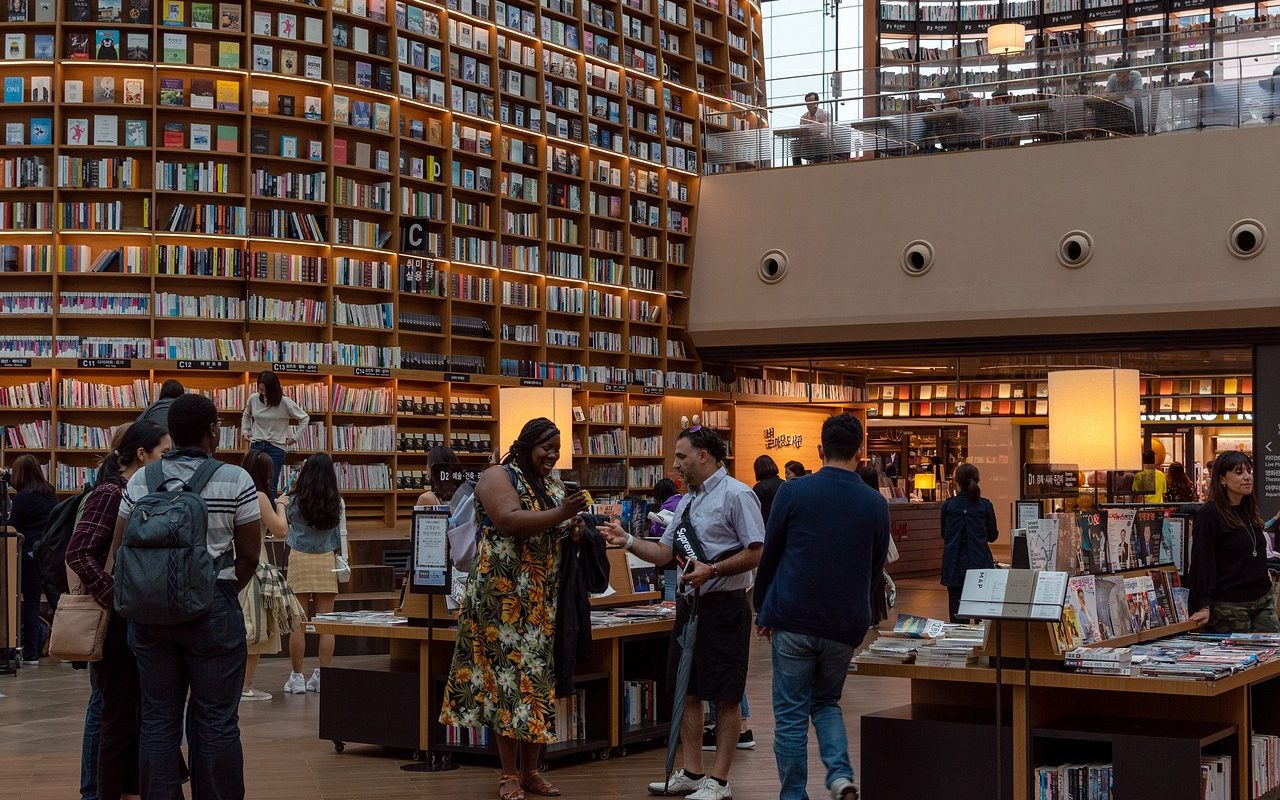 bookstore-6258757_1280