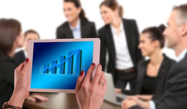 businessmen-4153904_1280