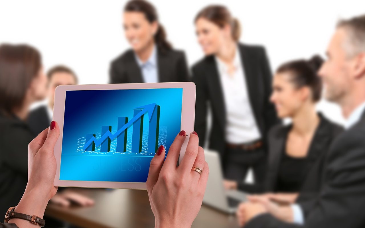 businessmen-4153904_1280