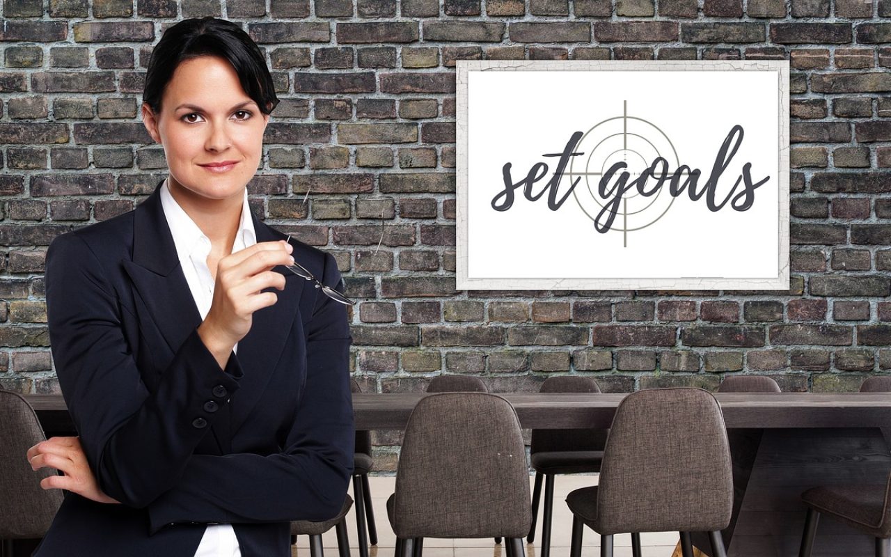 businesswoman-4127467_1280