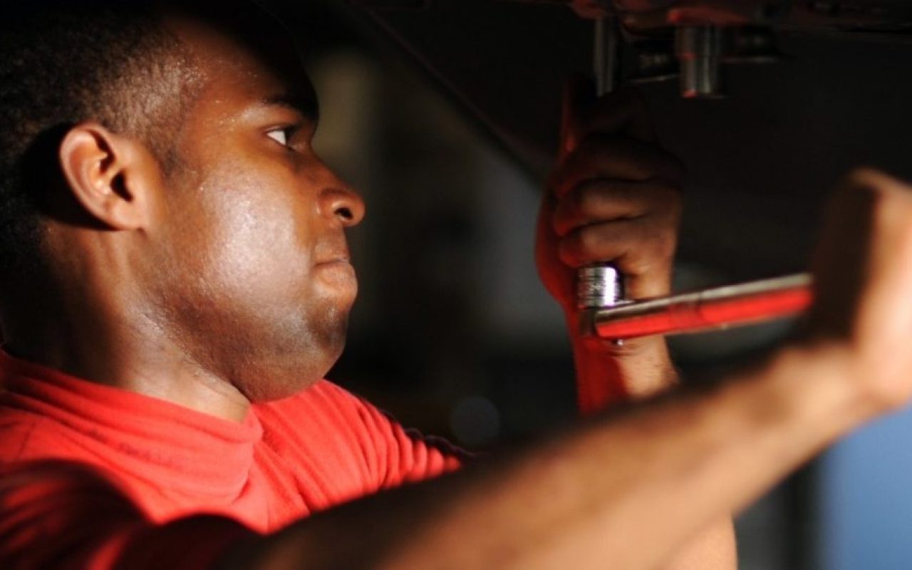 construction-worker-industry-male-job-task-labor_1600x1070