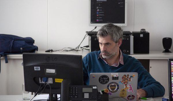 employee-4604126_1280