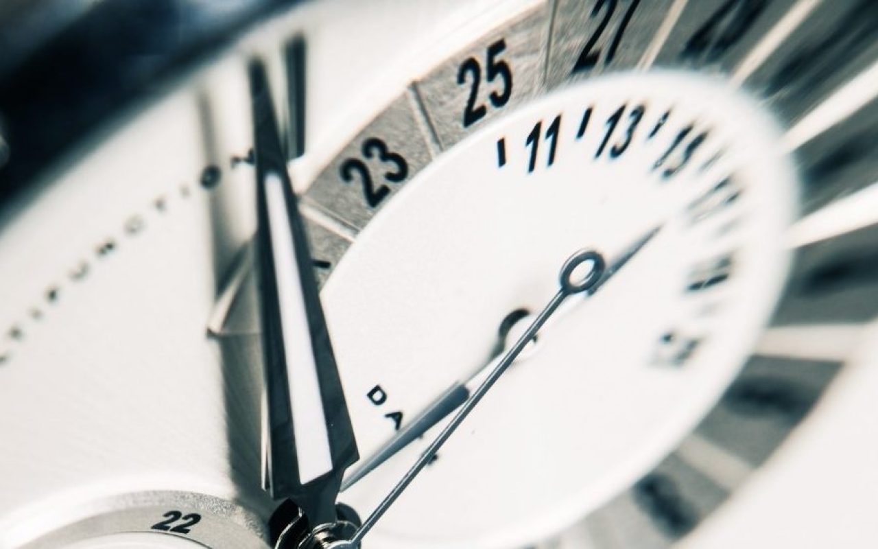 fashion-wristwatch-time-watch_1600x1067