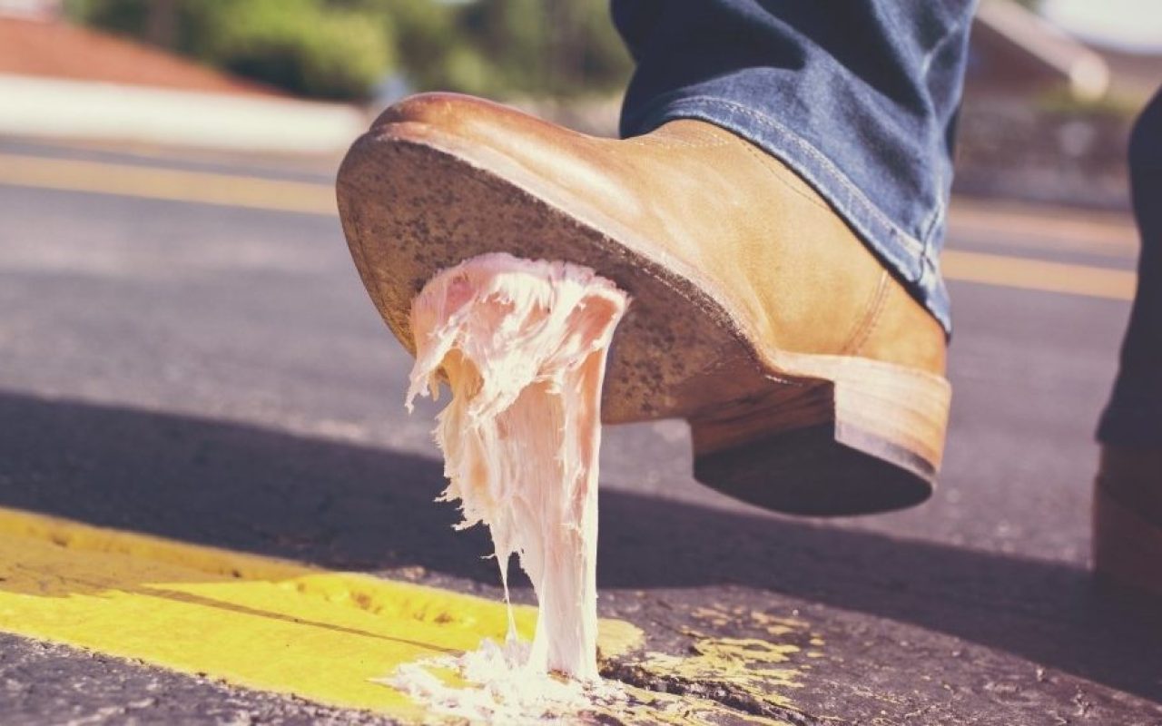 man-person-street-shoes_1600X1067