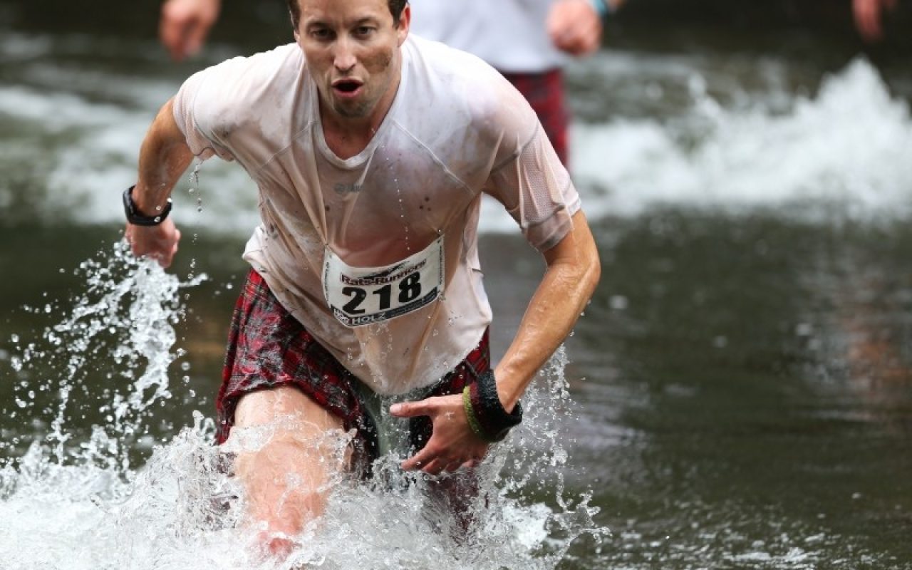 motivation-hinternislauf-running-strongman-run_800x533