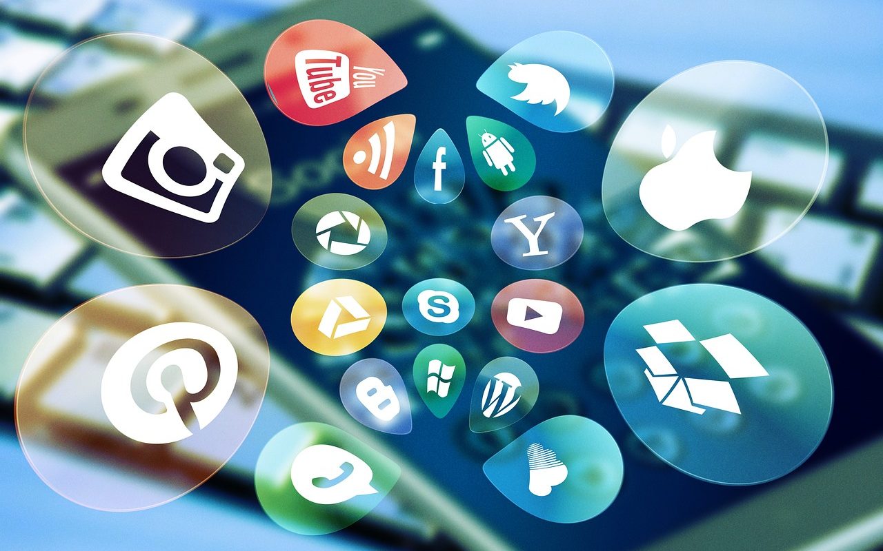social-media-g739fe6d9a_1280