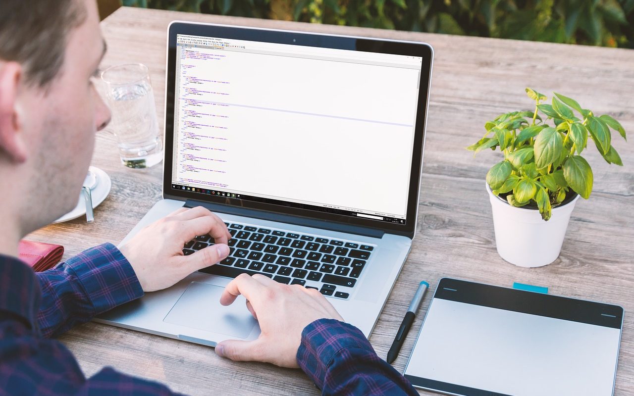 web-designer-g7224aa105_1280