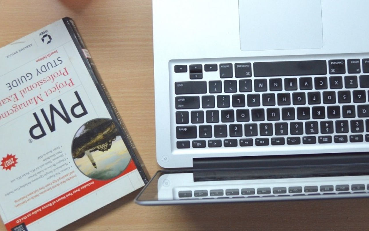 work-management-time-management-office-working-1_1600x1028